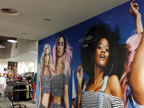 HDWall for retail spaces - innovative advertising